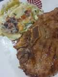 Cerdo a la plancha con papas chorreadas