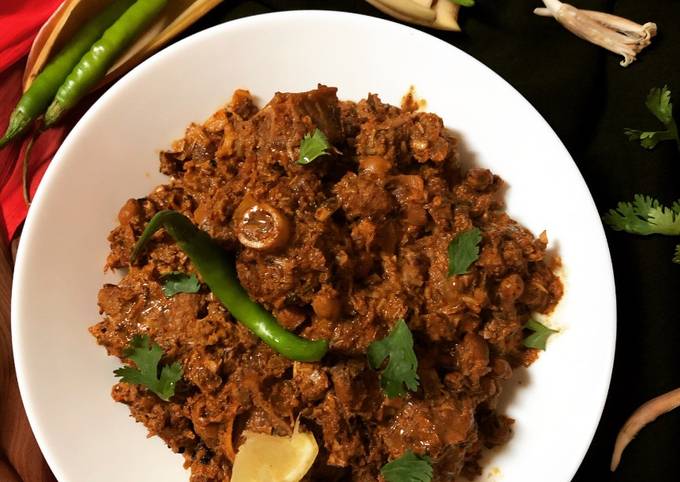 How to Prepare Recipe of Mocha Mangsho