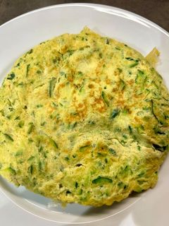 Una foto de Tortilla de calabacín 🥚🥒