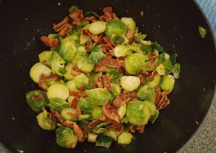 Recipe of Speedy Honey glazed Brussels sprouts with bacon