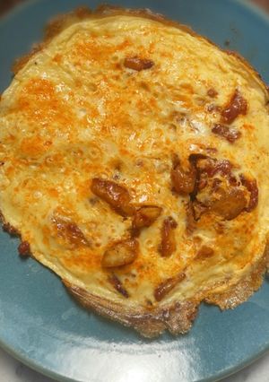 صورة لوصفة -بيض بالطماطم وجبن الحلوم 🍳😋