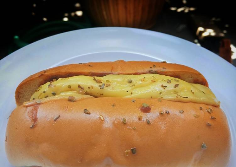 cheese-bolognese-hotdog