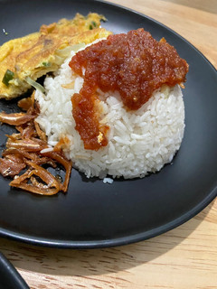 Gambar Nasi Lemak Sambal Bilis + Telur Dadar