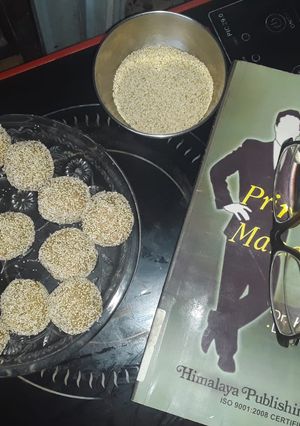 ক্ষীর পোস্তর কদম ফুল (Kheer postor kadam phool recipe in Bengali) রেসিপির প্রধান ছবি