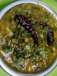 பாலக் கீரை பருப்பு (palak keerai paruppu recipe in tamil) செய்முறை முக்கிய புகைப்படம்
