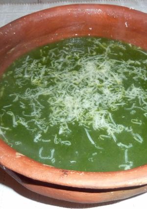 Una foto de Sopa verde de espinacas ("Hulk")