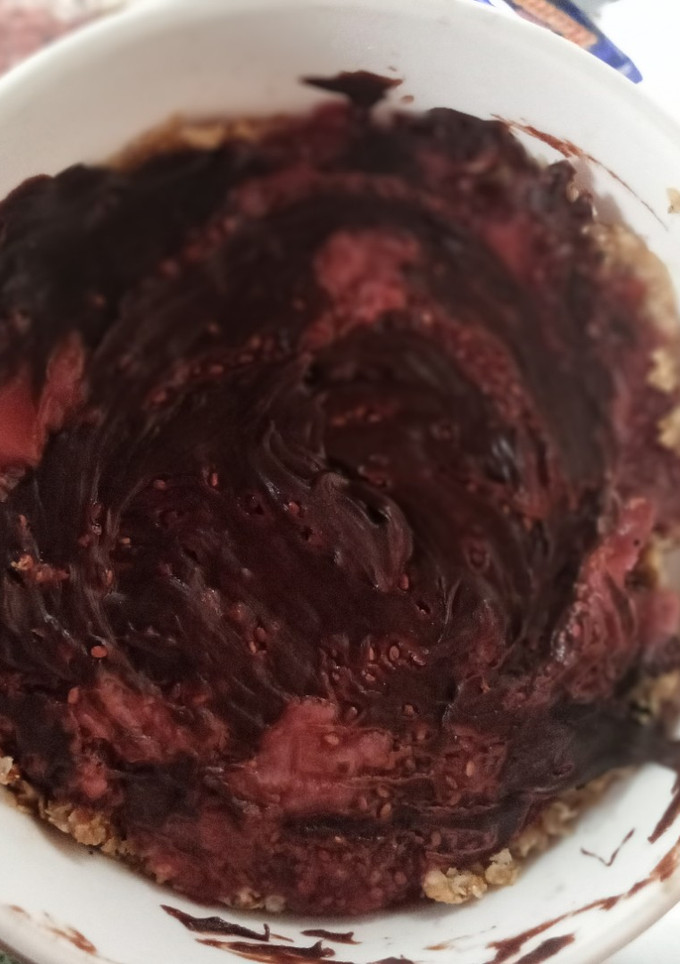 Una foto de Postre saludable express de avena y frutillas