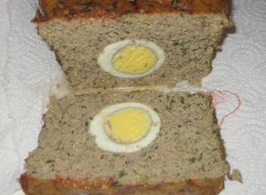 Una foto de Drob de pui (pastel de carne de pollo rumano)