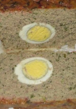 Una foto de Drob de pui (pastel de carne de pollo rumano)