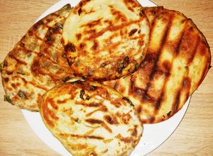 O poză a rețetei Turte chinezești cu ceapa și usturoi verde (vegan).