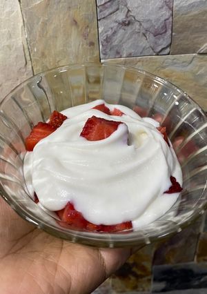 Una foto de Fresas con crema (Strawberries and Cream)