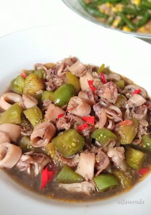 Foto resep Oseng Cumi Tomat Hijau