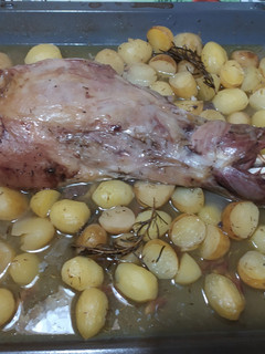 Una foto de Paletilla de cordero al horno