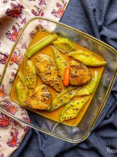 ঝিঙ্গে দিয়ে ইলিশ মাছের ঝোল (Jhinge diye Ilish macher jhol recipe in Bengali) রেসিপির প্রধান ছবি