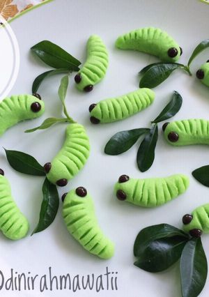 Foto resep Kue Semprit Susu Ulat Daun