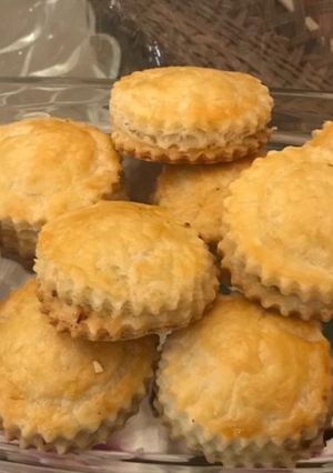 A picture of Chicken patties.