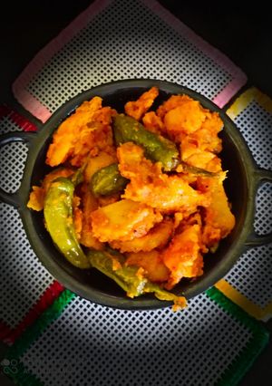 मसाला अरबी आलू (masala arbi aloo recipe in Hindi) रेसिपी मुख्य फोटो