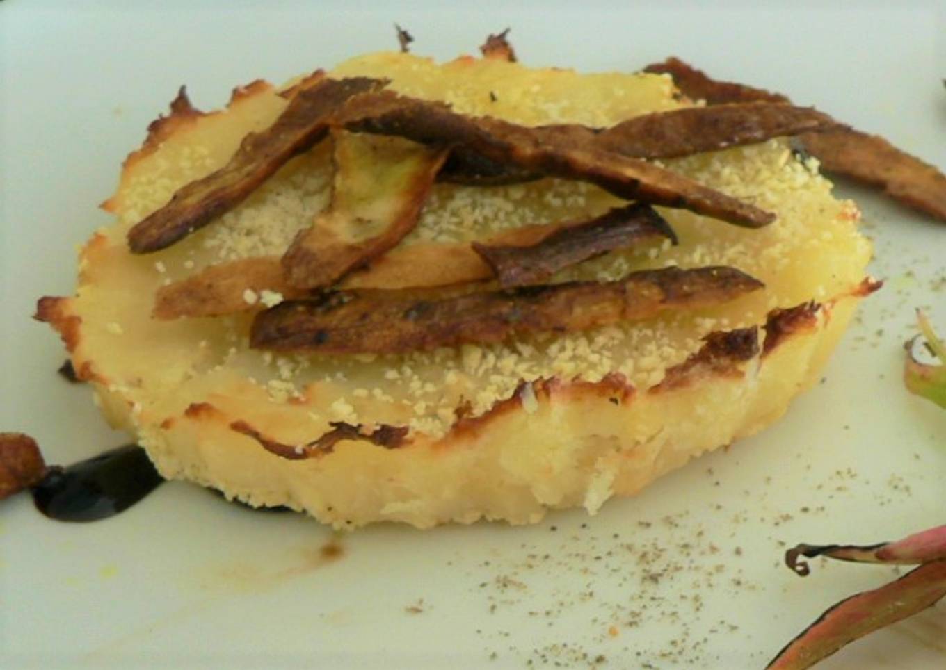 Tartelette de cerfeuil tubéreux et ses chips de pelures