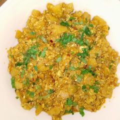 A picture of Anday Aloo Ki bhujia.