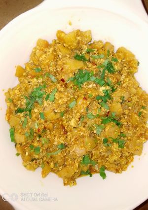 A picture of Anday Aloo Ki bhujia.