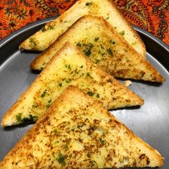 Garlic bread A picture of Garlic bread.