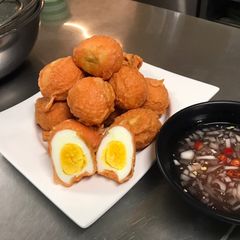 A picture of Tukneneng / kwek kwek (its like egg tempura 😁).