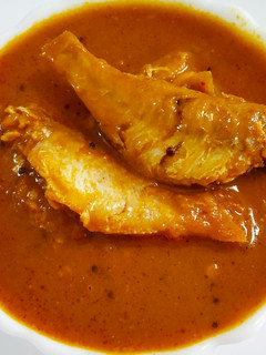 மீன் குழம்பு/மீன் புலுசு (Meen kulambu recipe in tamil) செய்முறை முக்கிய புகைப்படம்