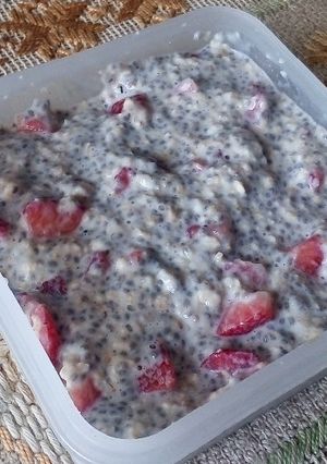 Una foto de Puddin de chía, avena y fruta