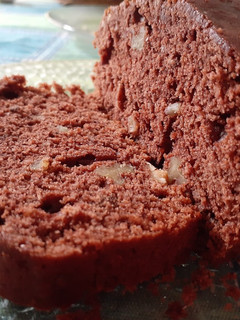 Una foto de Budin de Chocolate y Nueces húmedo y esponjoso 🍫