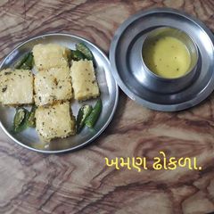 A picture of ખમણ.