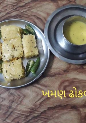 A picture of ખમણ.