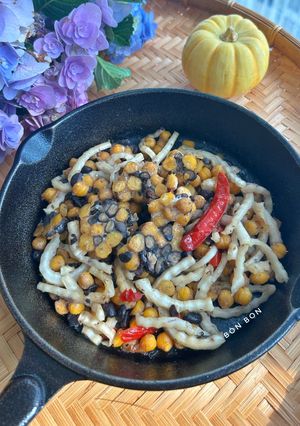 Hình của món Tempeh Kho Dừa Chay 🌱.