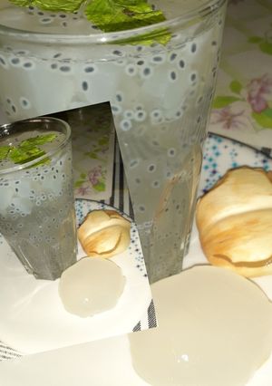 A picture of Ice apple, lemon sharbat.