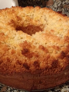 Una foto de Torta de banana, coco y dulce de leche