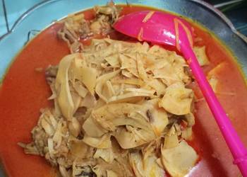 Masakan Populer Gulai tulang ayam + rebung Enak dan Sehat