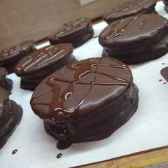 Una foto de Alfajores marplatenses😍🙌