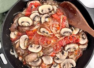 Una foto de “Bistec” de Champiñones al estilo Colombiano| Receta sin carne