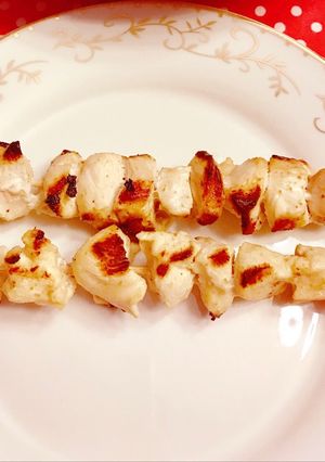 Una foto de Brochette de pollo marinado en yogur especiado