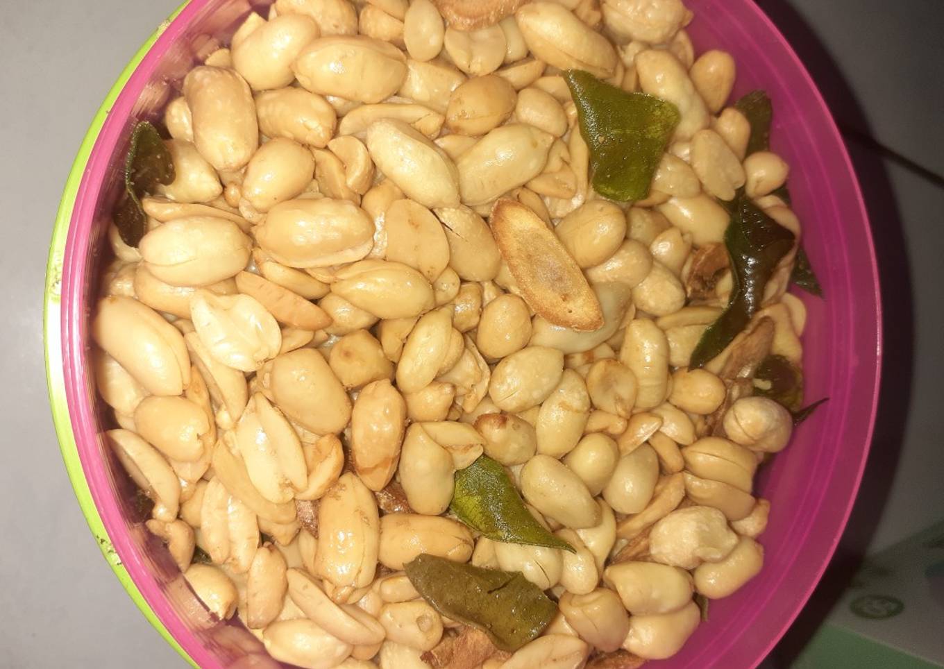 Kacang goreng gurih