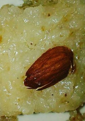 A picture of Coconut barfi.