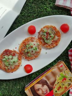ব্রেড পিজ্জা কয়েনস (Bread pizza coins recipe in Bengali) রেসিপির প্রধান ছবি