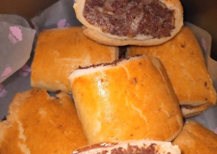 Step-by-Step Guide to Prepare Favorite Sausage Rolls