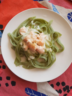 Una foto de Salsa de salmón ahumado y queso crema
