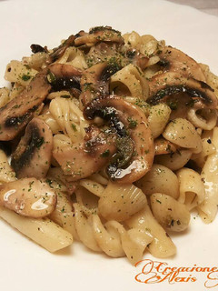 Una foto de Salteado de champiñones y pasta