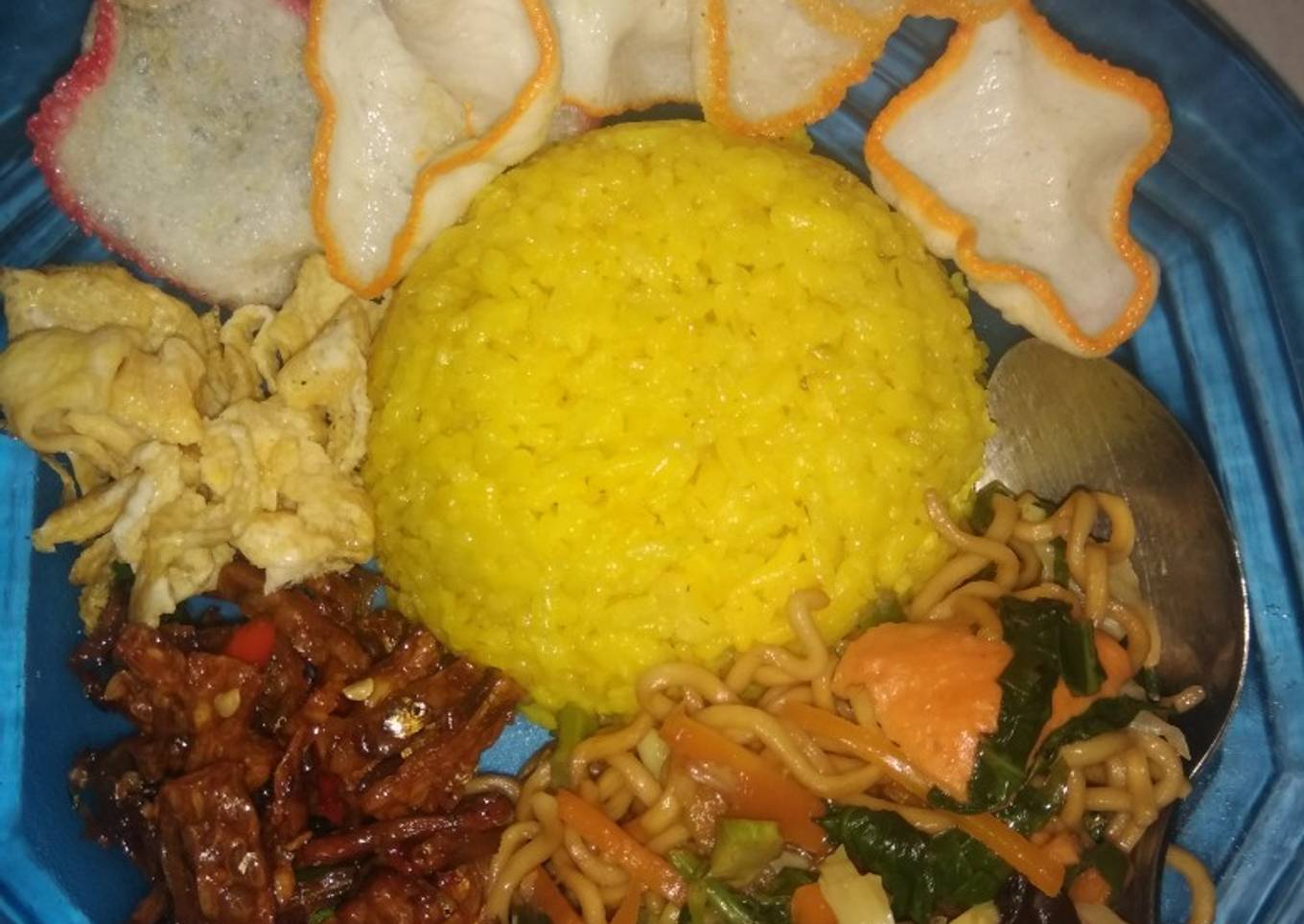 Nasi kuning keluarga