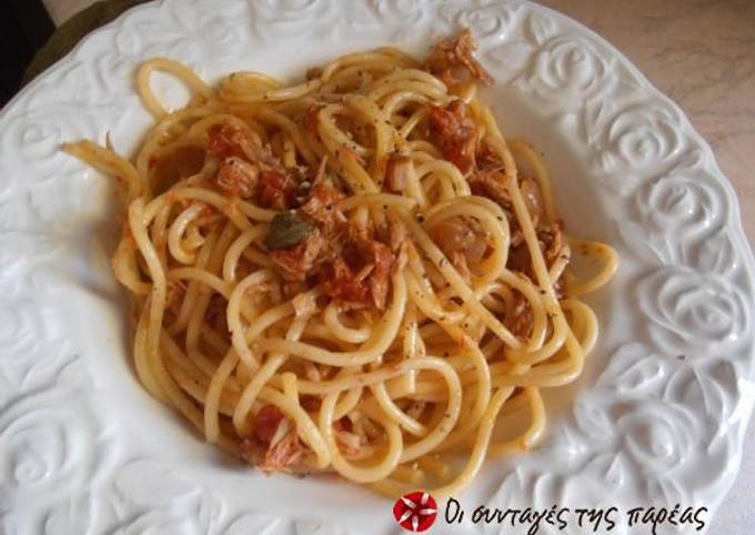 κύρια φωτογραφία συνταγής Spaghettoni με κόκκινη σάλτσα τόνου