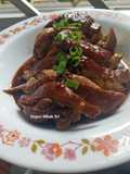 Ayam kecap hitam kapulaga