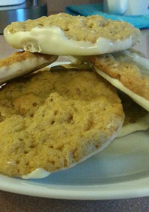 A picture of Crunchy Frostbite Cookies.