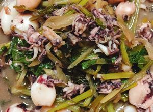 Hình của món Mực xào dưa muối.