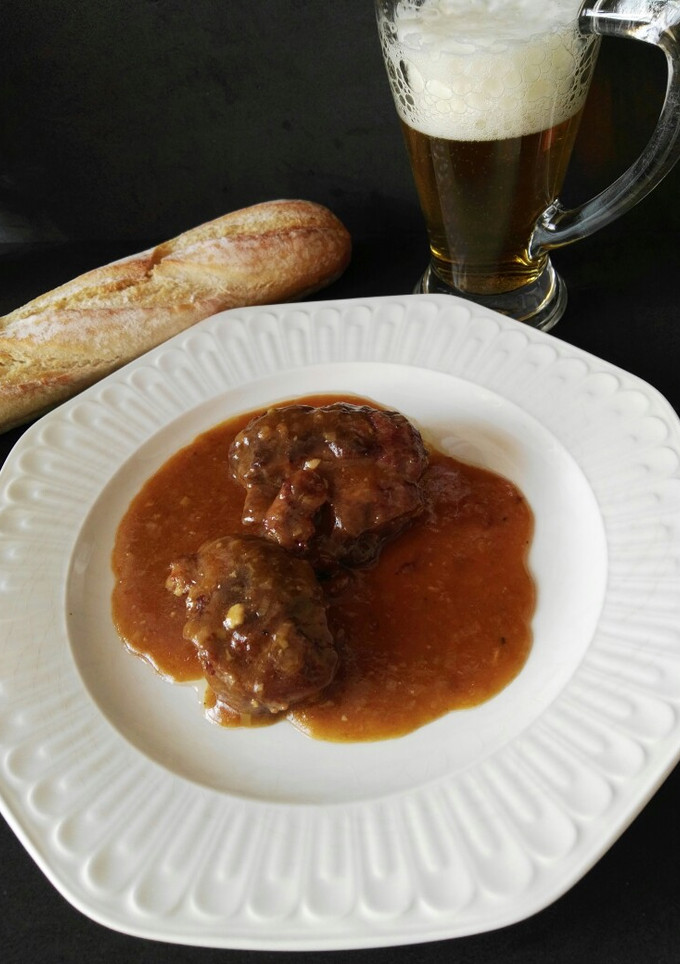 Una foto de Carrilleras ibéricas a la cerveza